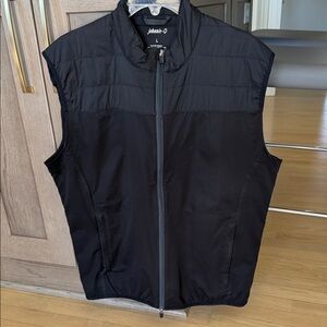 Johnnie-O golf vest with quilted panels size Large
